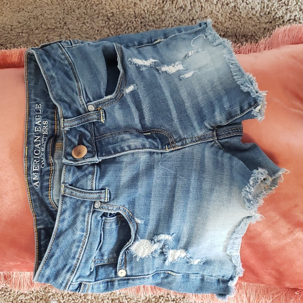 American Eagle Denim Shorts. Size 4. Soft material. Like New.